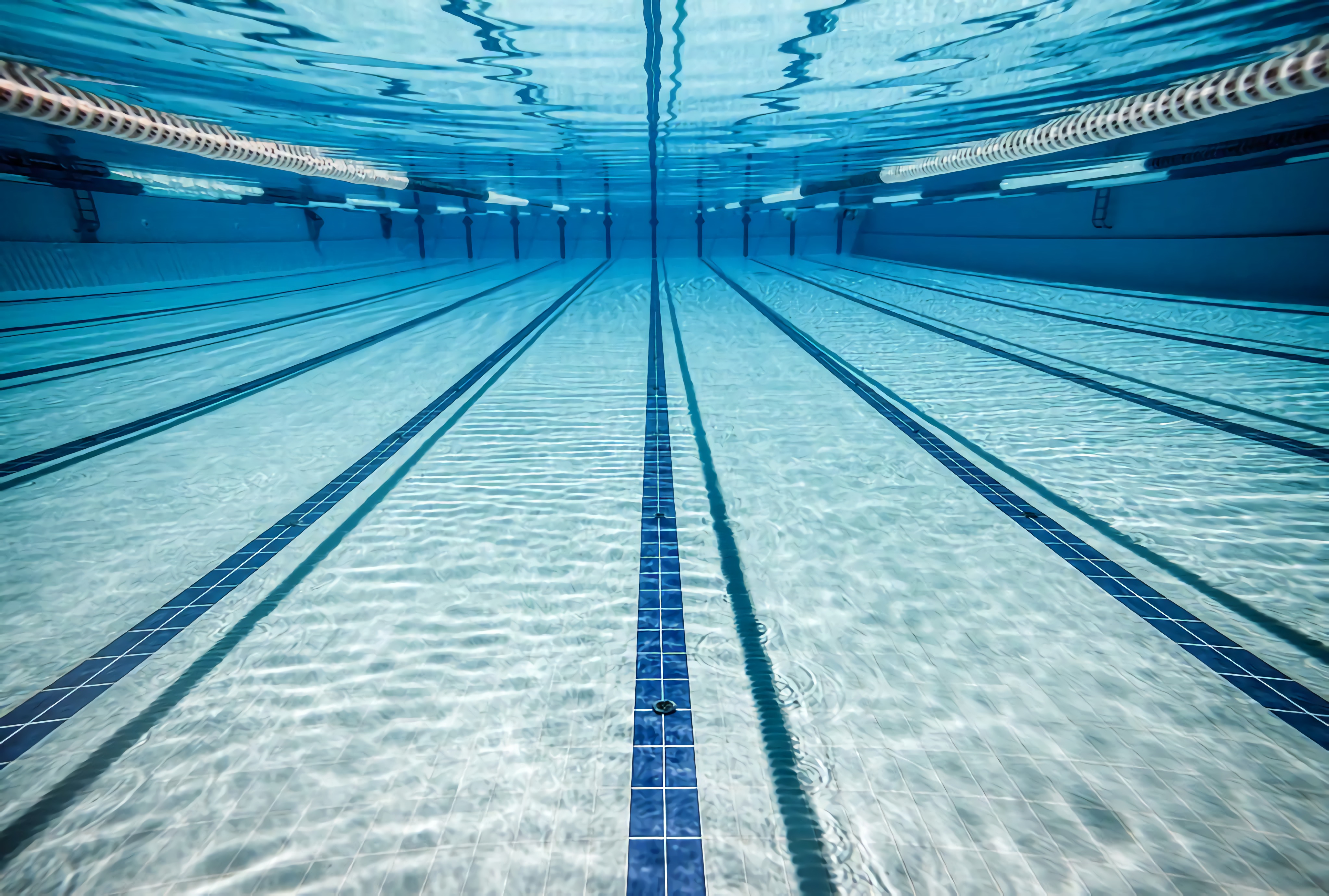 游泳池水通过循环过滤做到重复使用，卫生能保证吗？