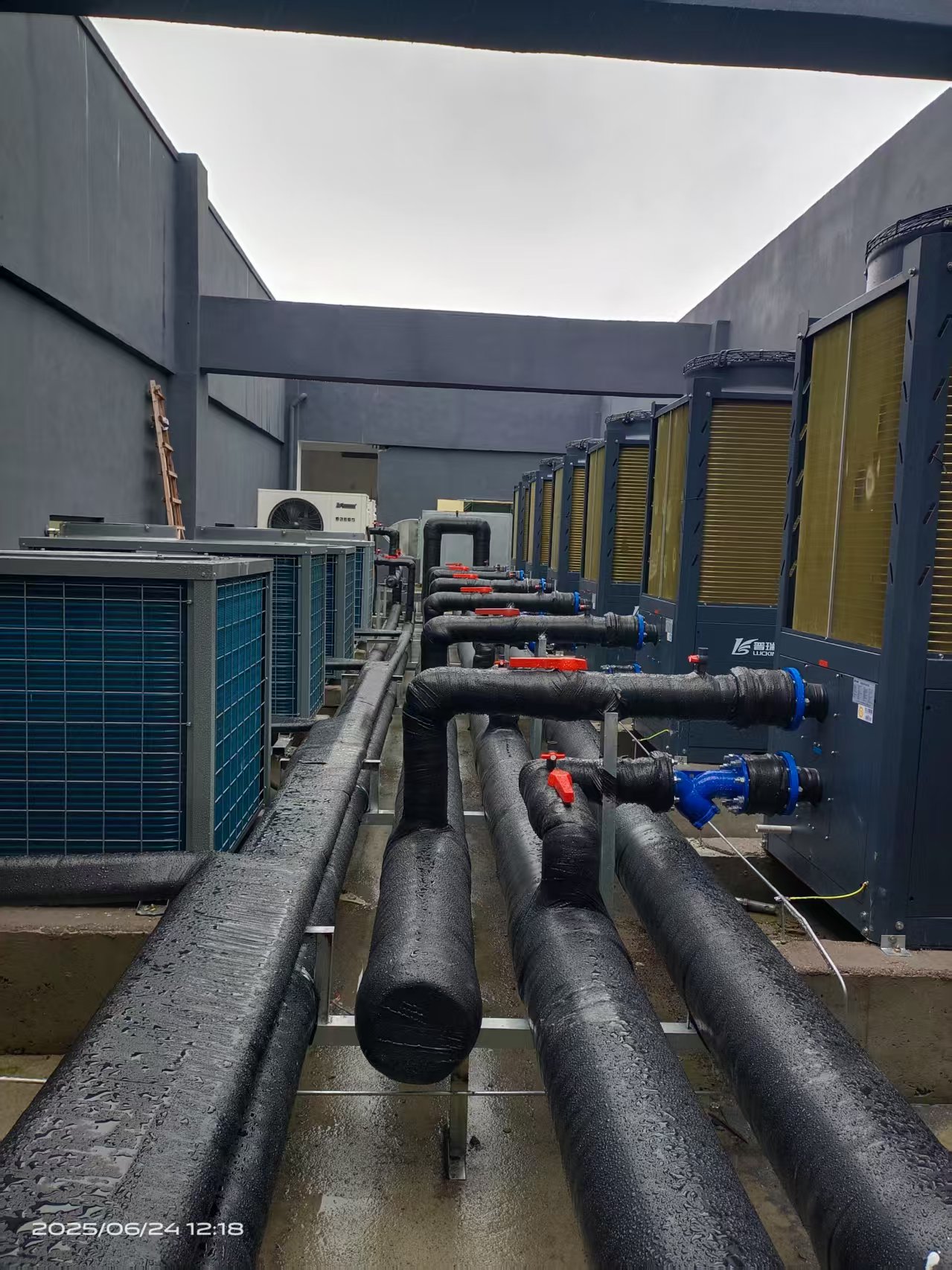 游泳池恒温除湿设备怎么选择？