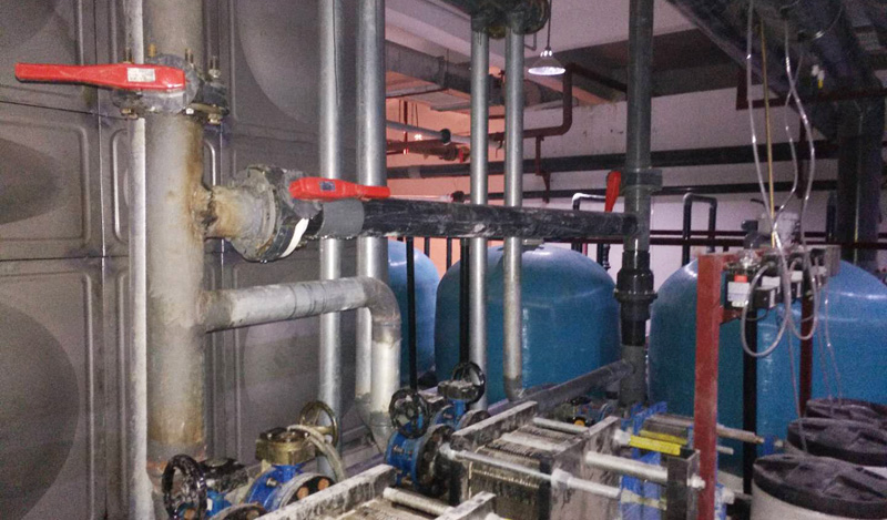 如何延长游泳池水过滤设备的使用寿命？