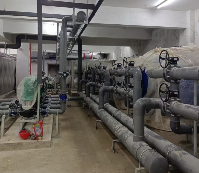 云南麻栗坡泳池设备安装项目施工现场图赏